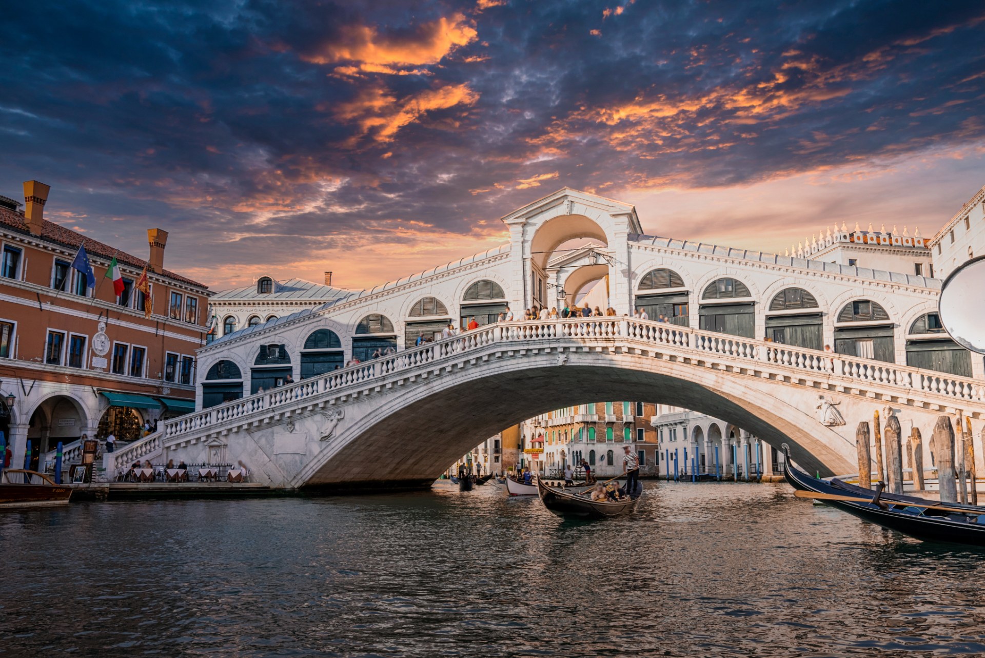 The scene at the dock in Venice